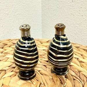 Four Sisters Salt and Pepper Shakers Black Cream Spiral Handblown Art Glass